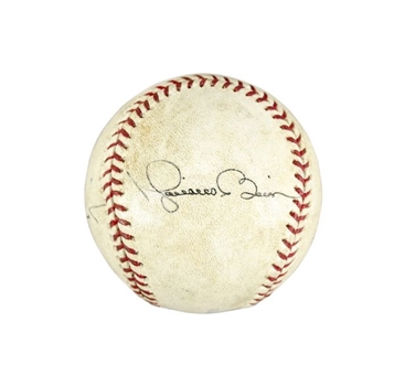 New York Yankees 2009 Game Used Baseball Signed By Mariano Rivera, Johnny Damon & Joe Girardi(MLB AUTH)